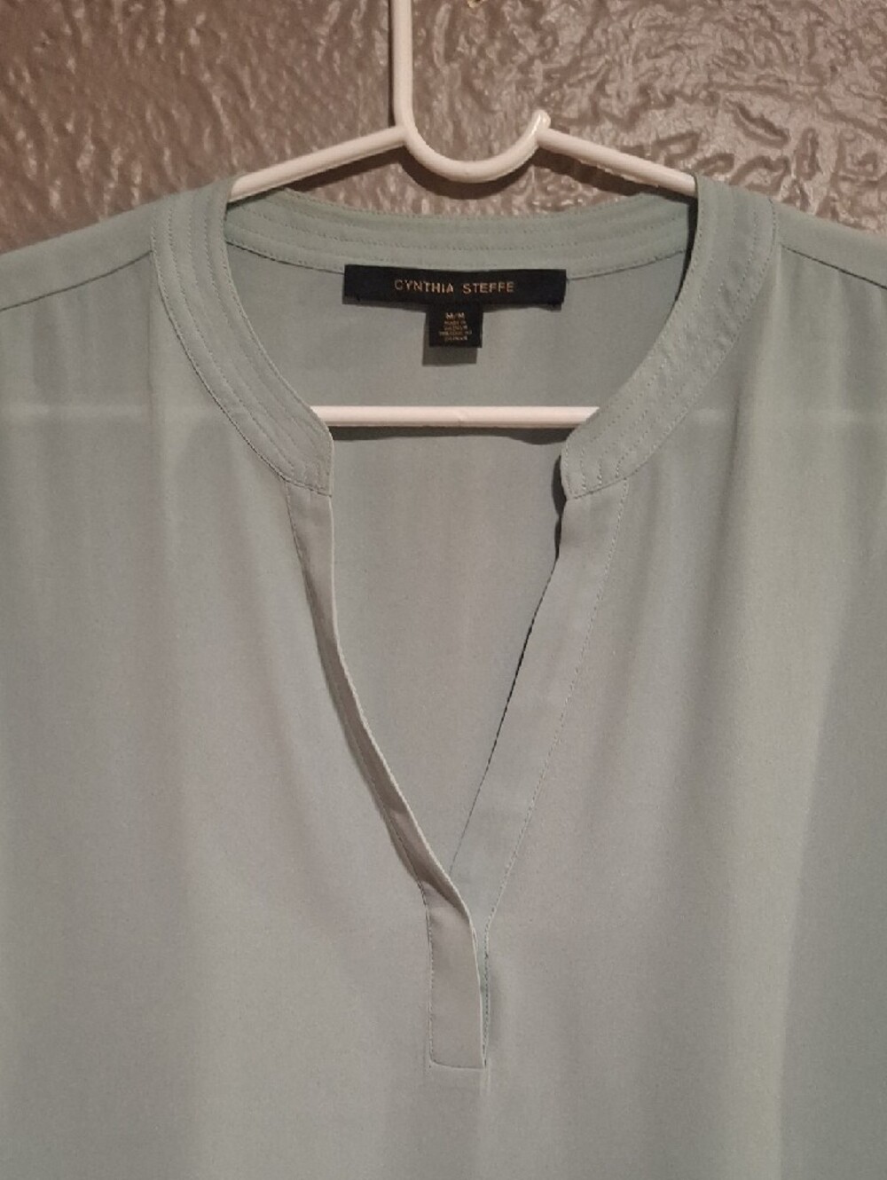Cynthia Steffe Light Sage Split-Neck Cap Sleeve Blouse Size M - Picture 3 of 7